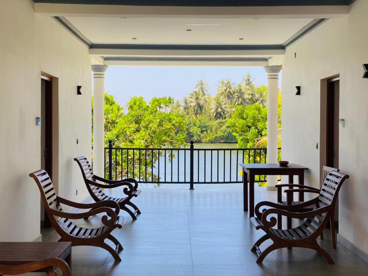Villa Riverside Aluthgama Buitenkant foto