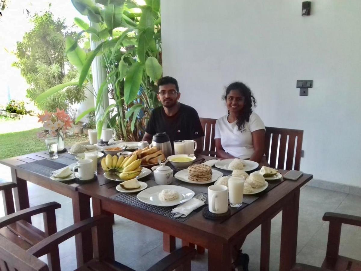 Villa Riverside Aluthgama Buitenkant foto
