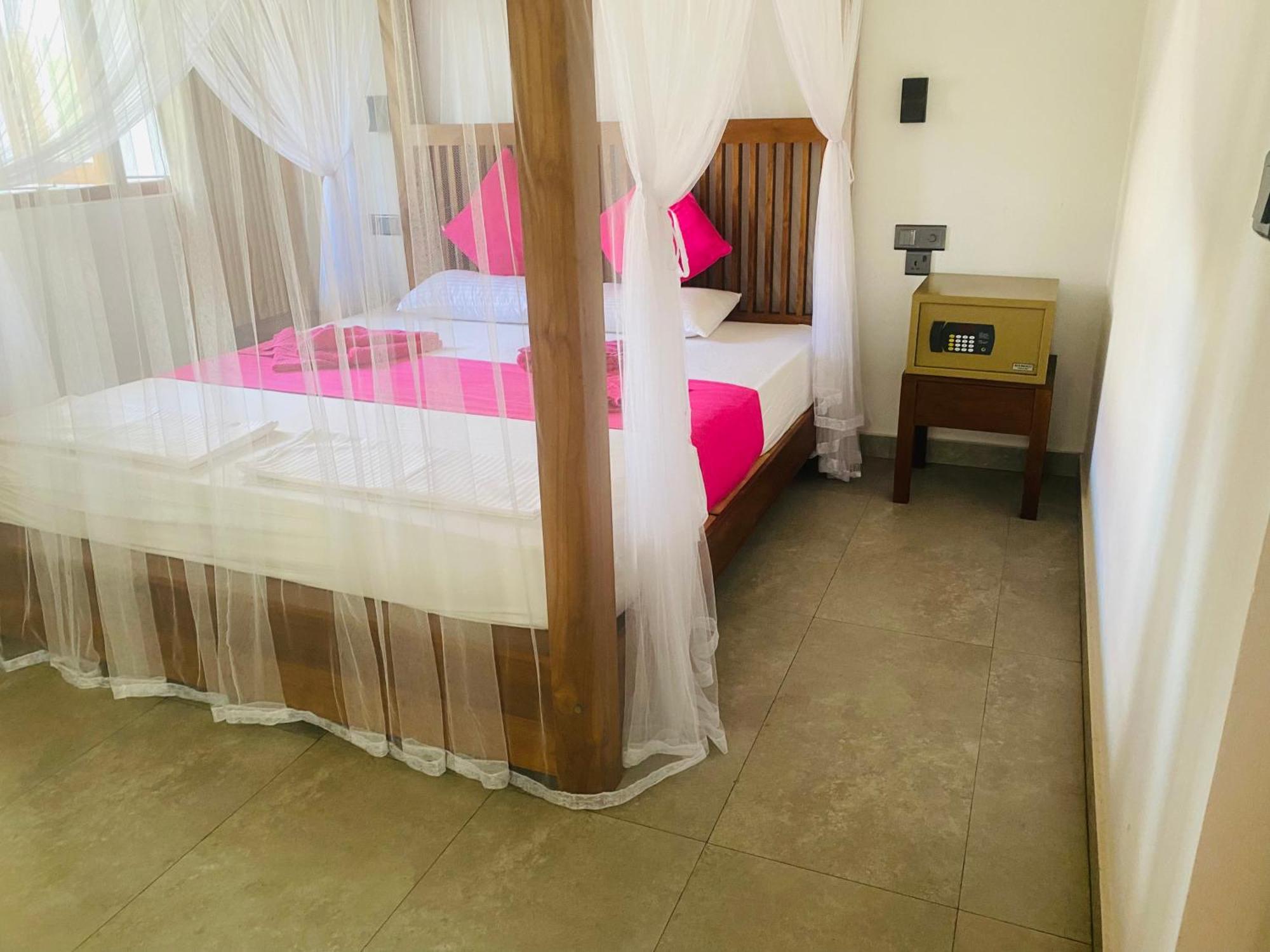 Villa Riverside Aluthgama Buitenkant foto
