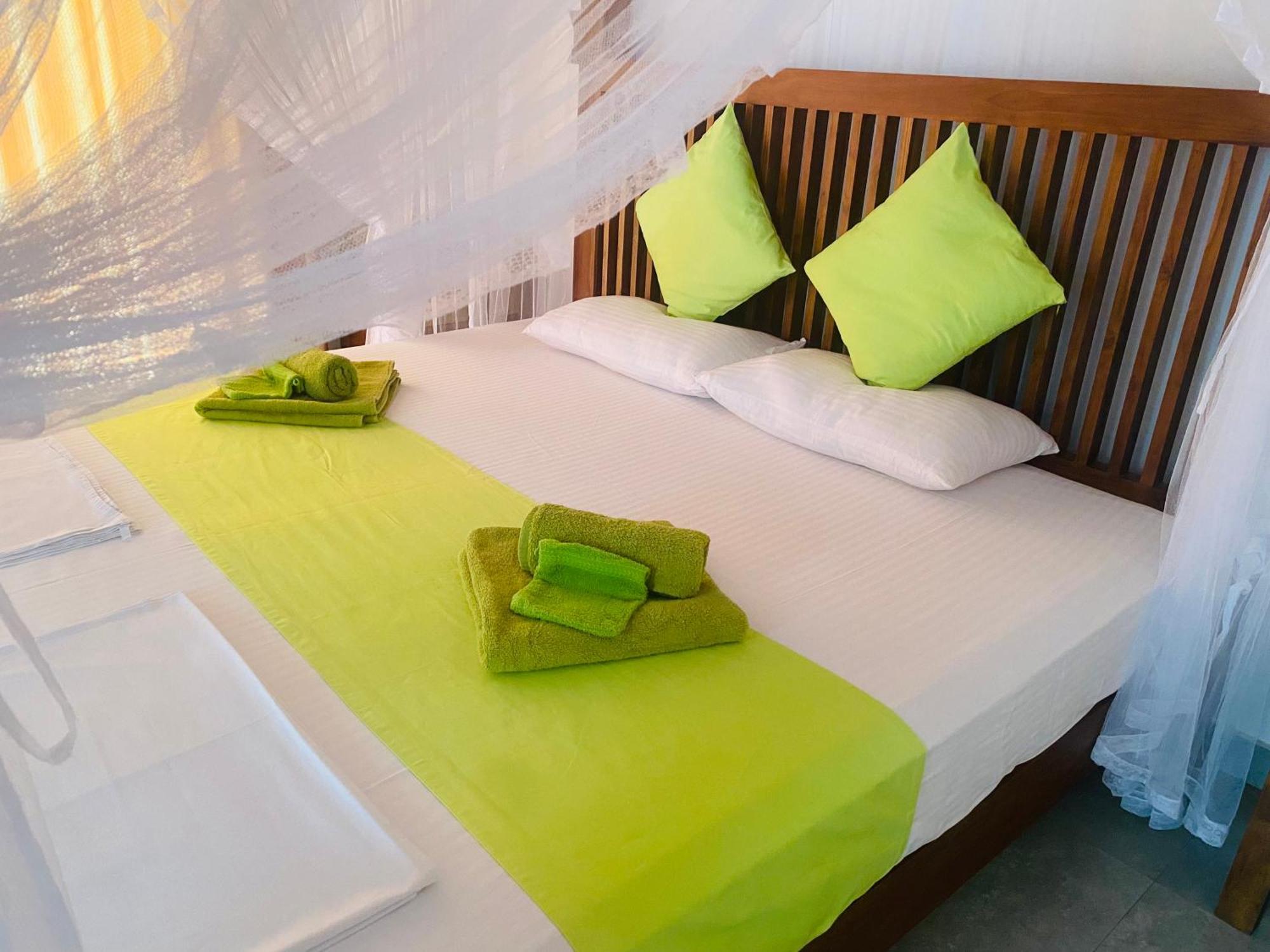 Villa Riverside Aluthgama Buitenkant foto