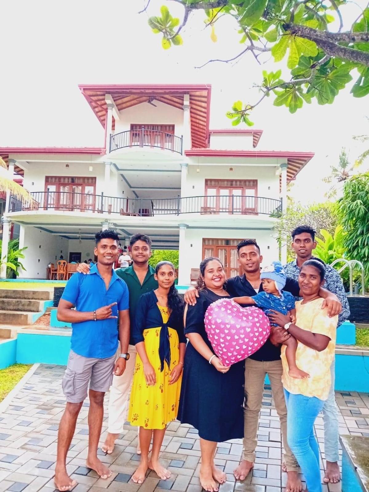 Villa Riverside Aluthgama Buitenkant foto